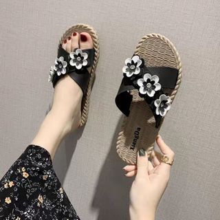 Dép nhựa quai chéo hoa cúc xinh
