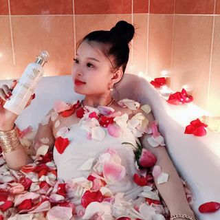 Sữa Tắm Truyền Trắng Qlady