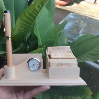 Kệ bút gỗ nhiều mẫu