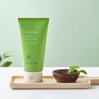sũa rủa mặt hàn quốc innisfrei