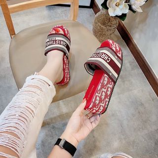 Dép đế xuồng christian