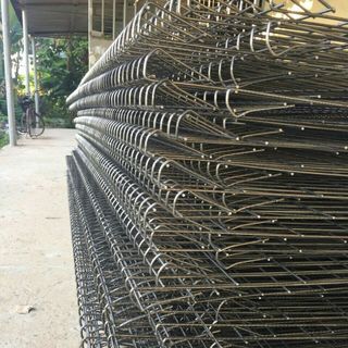 Cung cấp lưới thép hàng rào bẻ 2 đầu tam giác , giá rẻ tại Hà Nội