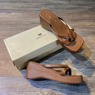 Dép kẹp xỏ ngón đế xuồng