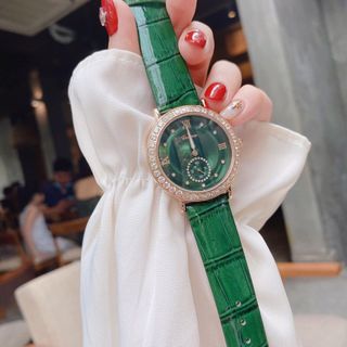 Davena với tone xanh lá vô cùng đẳng cấp và tôn da