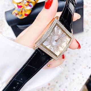 Davena mặt vuông cá tính