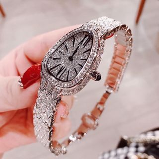 Dvena đẹp sang độc lạ với thiết kế đầu rắn