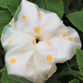 DÂY BUỘC TÓC/ SCRUNCHIES/ CHUNG BUỘC TÓC HOA CÚC, NHIỀU MÀU XINH XẮN
