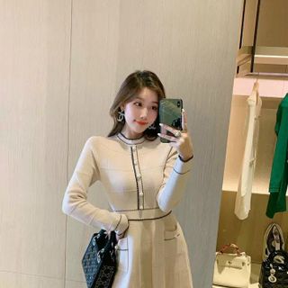 Váy len xòe dài tay