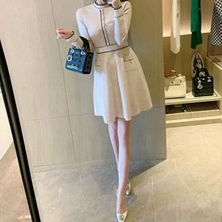 Váy len xòe dài tay