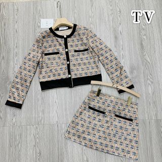 Sét chân váy da lộn , áo dài tay