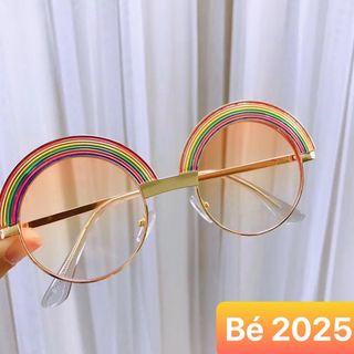 MAT KINH EM BE 2025