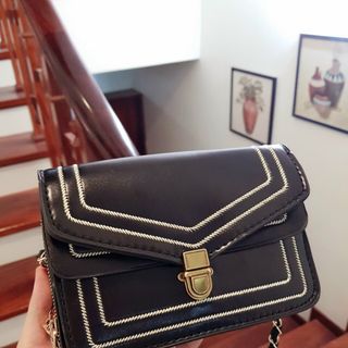 Túi Xách Nữ Viền Thêu Khoá Sập Đồng