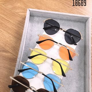 MAT KINH EM BE 10609