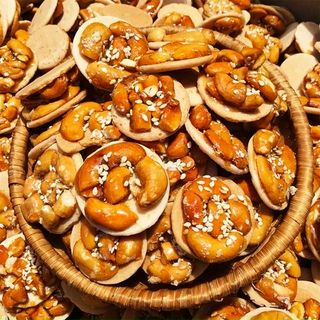 Bánh đồng tiền hạt điều
