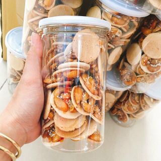 Bánh đồng tiền hạt điều