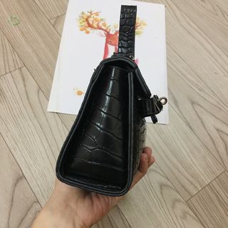 Túi đeo chéo nữ H mini vân rắn xinh xắn