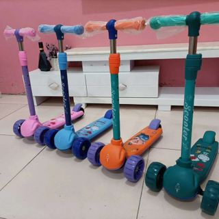 Xe trượt có ghế ngồi bánh có đèn