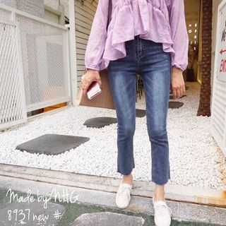 Quần jeans ống loe dáng lỡ