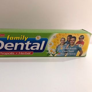 Kem đánh răng Dental Family Probolis + Herbal Thảo Dược Mật Ong Chống Vi Khuẩn, Bảo Vệ Nướu