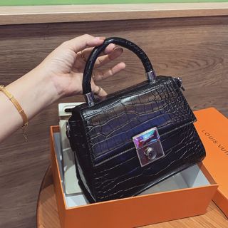 Túi xách nữ da có vân