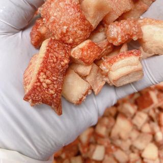 Tốp mỡ sốt mắm hành