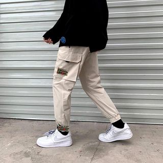 Quần jogger kaki túi hộp - Quần Túi Hộp dán gấu