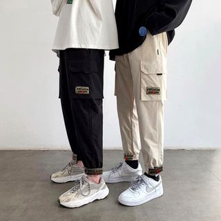 Quần jogger kaki túi hộp - Quần Túi Hộp dán gấu