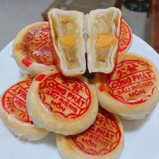 Bánh pía công phát nhân sầu riêng trứng muối