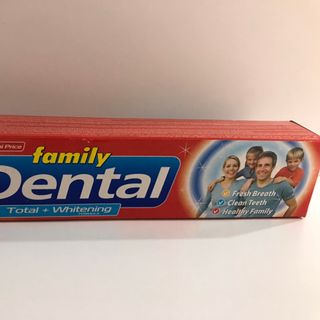 Kem đánh răng Dental Family Total + Whitening Bảo vệ toàn diện - Làm trắng răng