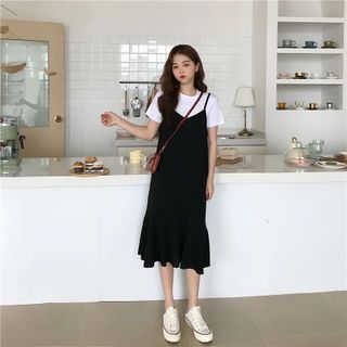 Đầm hai dây đen và Áo CropTop trong màu trắng Hàn Quốc thời trang cao cấp giá sỉ