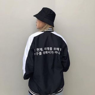 Aó khoác dù nam nữ - Áo khoác dù bomber chữ hàn in