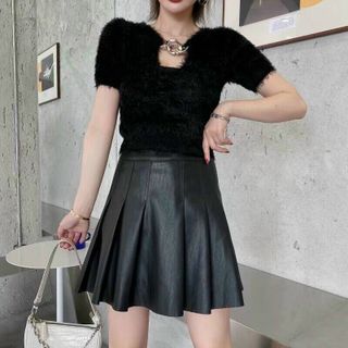 Chân váy da xếp ly