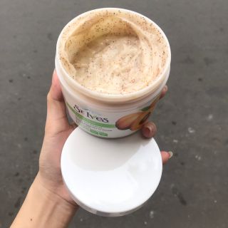 Kem tẩy tế bào chết ST ives không gây khô da 283g