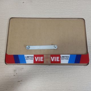 Khung biển số xe ô tô có logo, kích thước biển xe mới và xe biển màu vàng kinh doanh vận tải