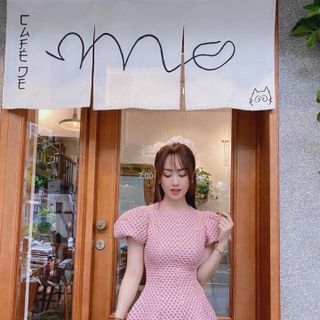 Đầm gấm tay phồng
