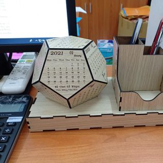 Lịch Gỗ 2021 Kèm Hộp Bút