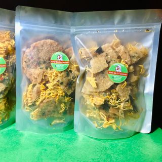 Cơm cháy lắc khô gà