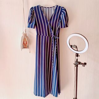Đầm Suông Xanh Sọc Đắp Tà Cột Eo