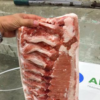 Ba rọi còn da rút sườn