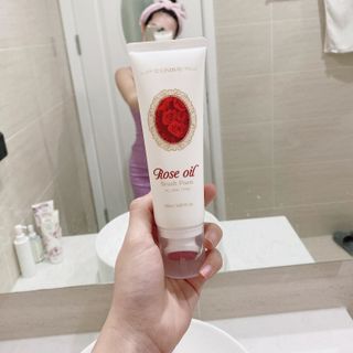 Roseoil brush foam 120ml ( Sữa rửa mặt thải độc, làm mịn cho da)