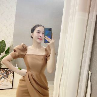 Váy tapta cổ vuông