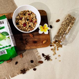MUESLI NGŨ CỐC TRÁI CÂY TÁO NƯỚNG