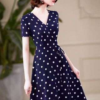 ĐẦM CHẤM BI XOÈ CỔ V - DT1385 - xưởng may đô thành