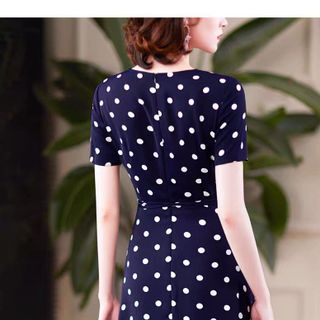 ĐẦM CHẤM BI XOÈ CỔ V - DT1385 - xưởng may đô thành