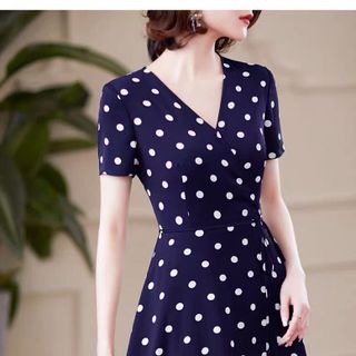 ĐẦM CHẤM BI XOÈ CỔ V - DT1385 - xưởng may đô thành