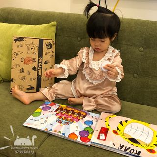 Học liệu song ngữ THẾ GIỚI TÒ MÒ Học liệu song ngữ dành cho bé từ 1 tuổi - Phát triển trí não cho bé từ 1 tuổi