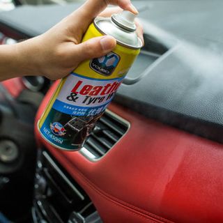 Chai xịt sáp xe hơi Leather & Tyre wax