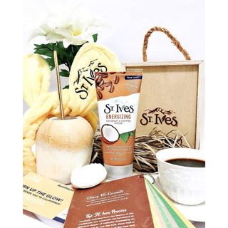 Sữa Rửa Mặt Tẩy Tế Bào Chết Dừa Và Cafe St.Ives Energizing Coconut Coffee Scrub