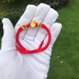 Vòng tay thần tài chỉ đỏ