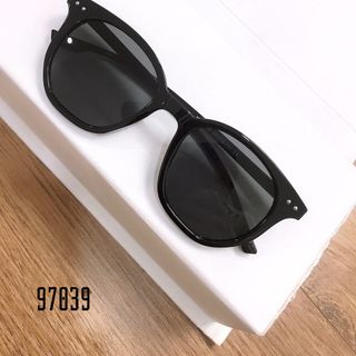 KÍNH THỜI TRANG 97039